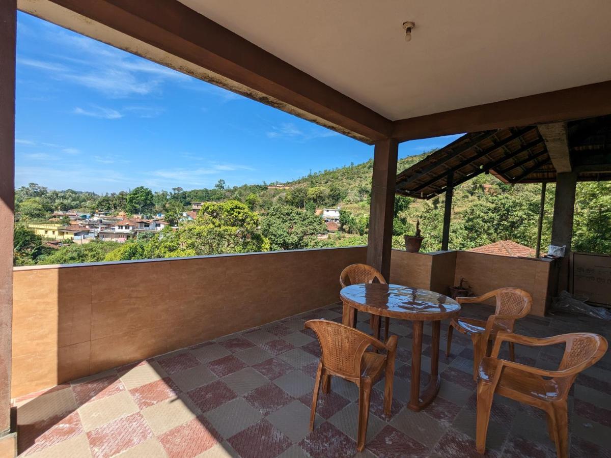 Daisey Dee Homestay Madikeri Dış mekan fotoğraf